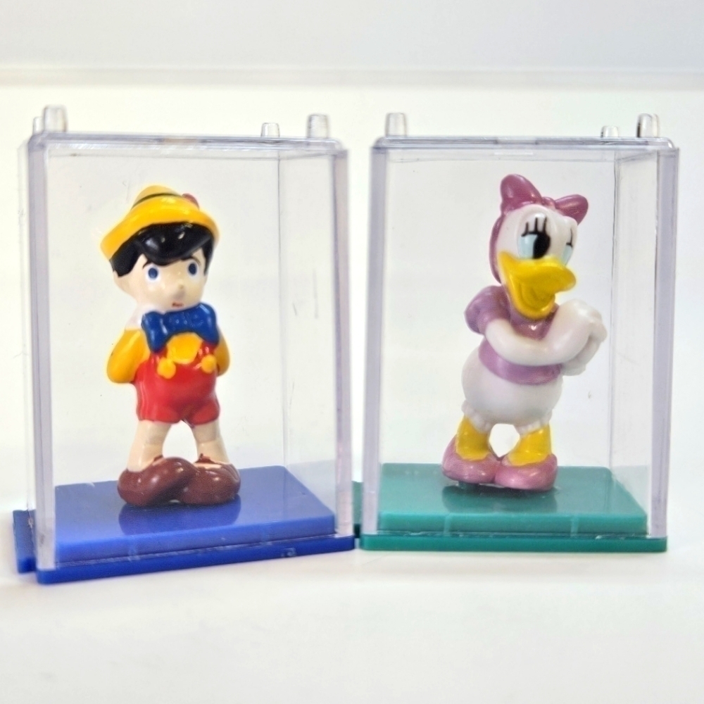 VINTAGE Yujin Mini Disney Pinocchio & Daisy Duck Dome Collectible Figures Set